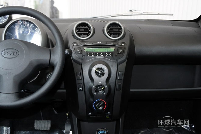 2013款 1.0L AMT 悅酷型