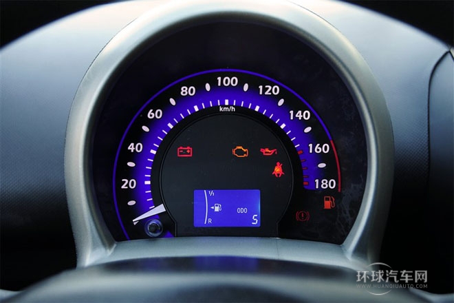 2012款 1.0L 鉉酷型