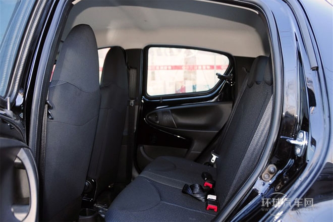 2012款 1.0L 鉉酷型