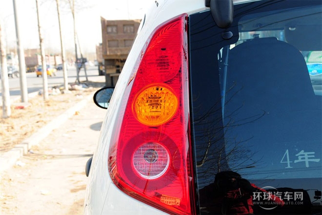 2012款 1.0L 悅酷型