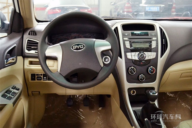 2014款 1.5L 手動(dòng)舒適型