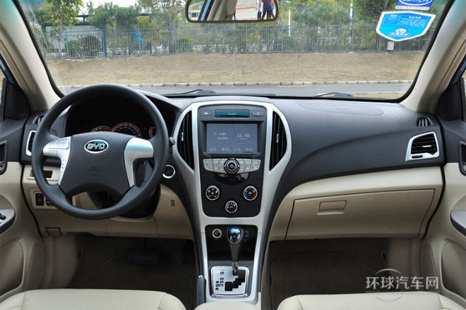 2014款 1.5L 自動尊貴型