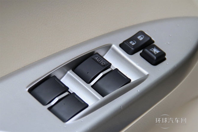 2014款 1.5L 自動尊貴型