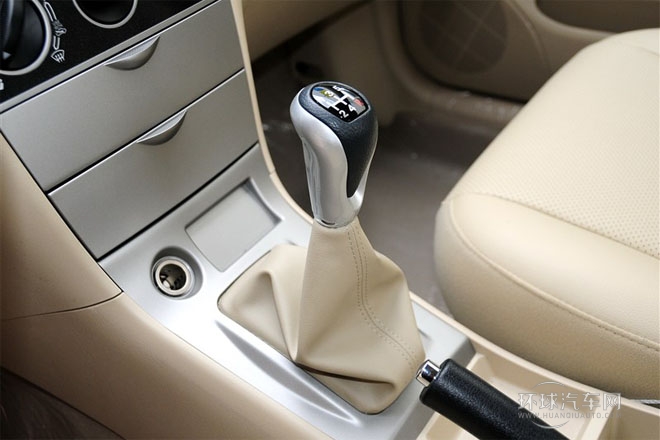 2012款 1.5L 標(biāo)準(zhǔn)型GL-i