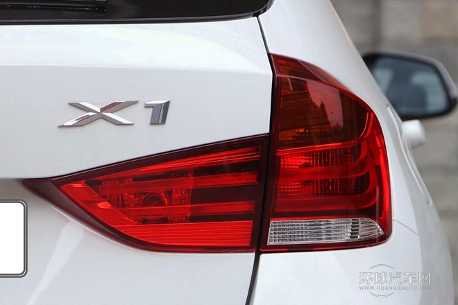 2014款 sDrive18i 運(yùn)動(dòng)設(shè)計(jì)套裝