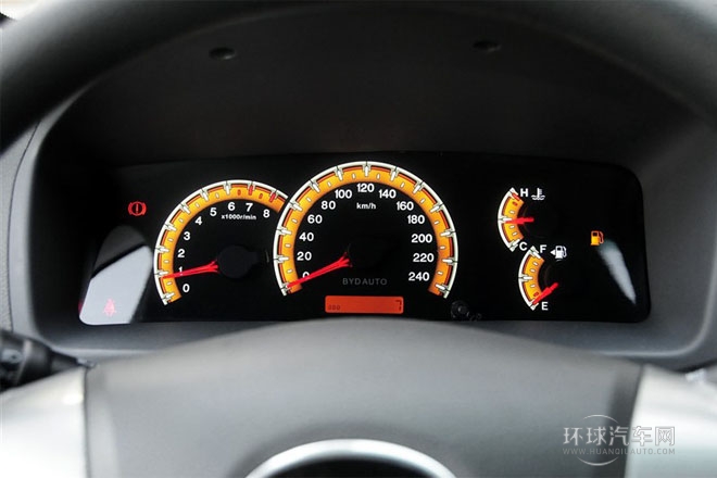 2014款 1.5L 手動(dòng)豪華型