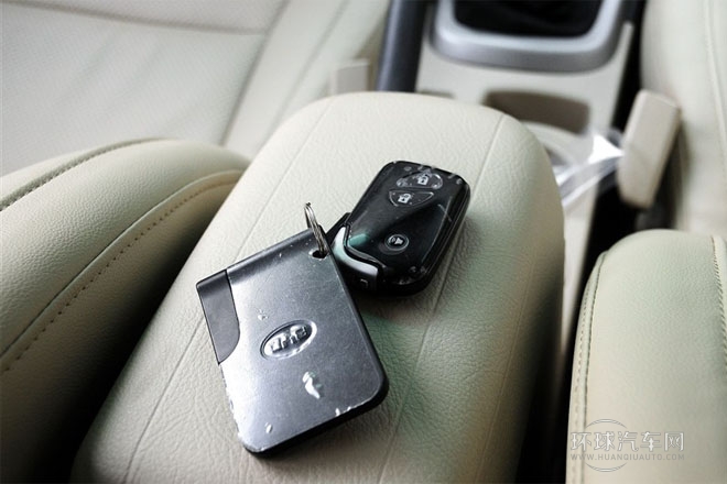 2014款 1.5L 手動(dòng)豪華型