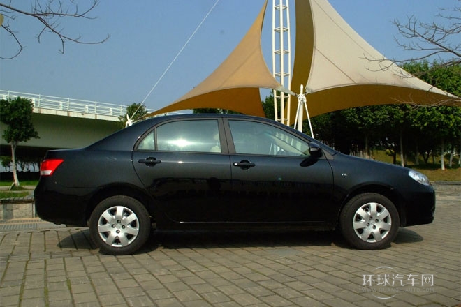 2012款 1.5L 手動(dòng)標(biāo)準(zhǔn)型