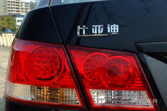 2012款 1.5L 手動(dòng)標(biāo)準(zhǔn)型