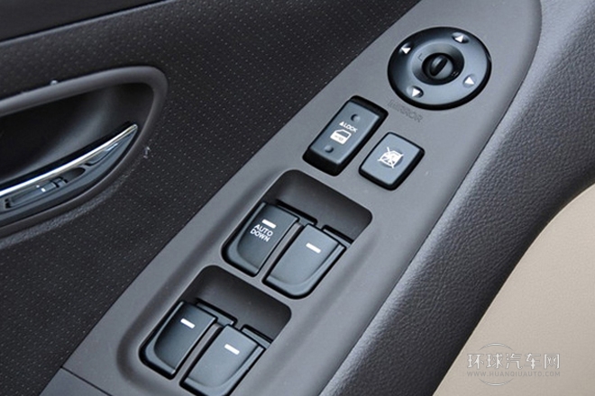 2011款 1.6L 手動(dòng)豪華型