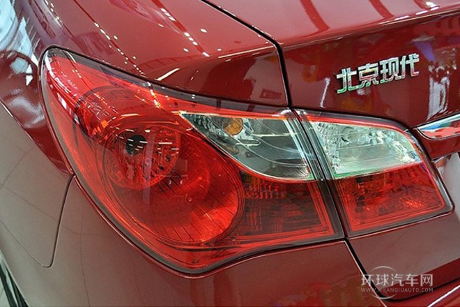 2011款 1.6L 自動豪華型