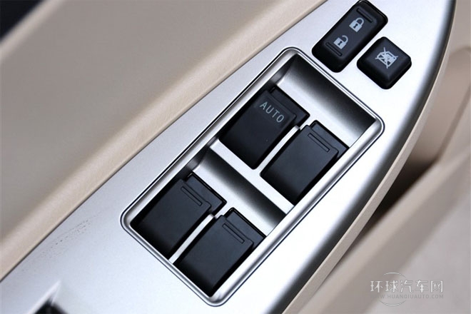 2012款 1.5L 手動豪華型