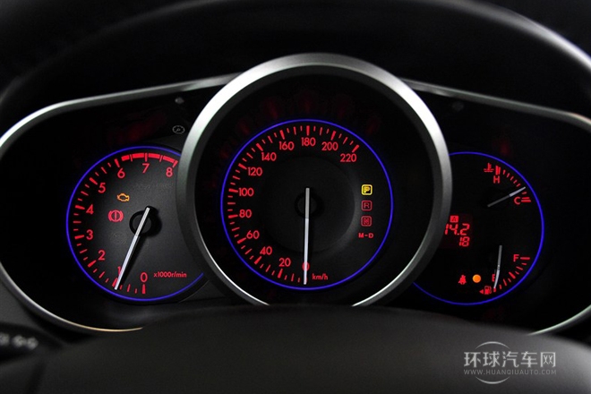 2014款 2.5L 兩驅(qū)時(shí)尚版