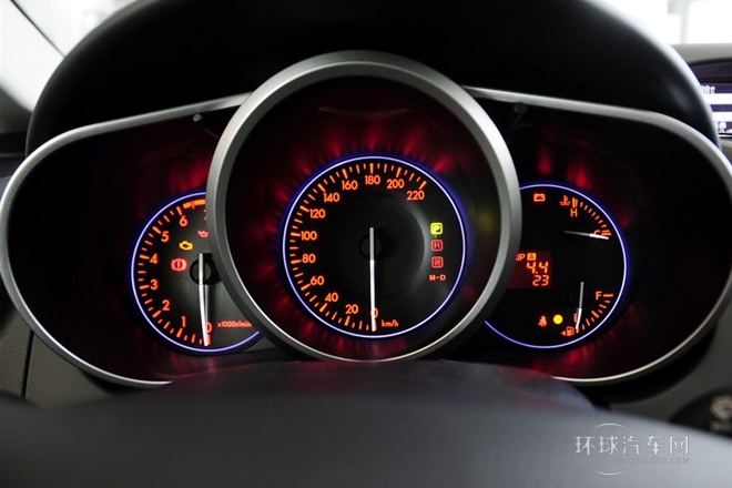 2014款 2.5L 兩驅尊貴版