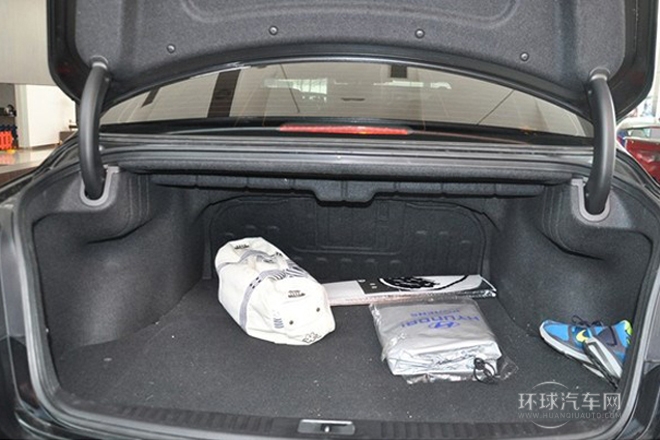 2012款 3.0L GDI尊貴版