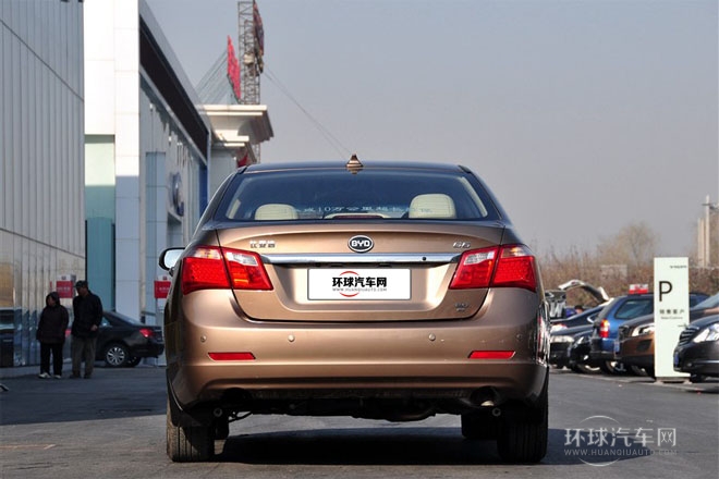 2013款 2.0L 手動尊貴型