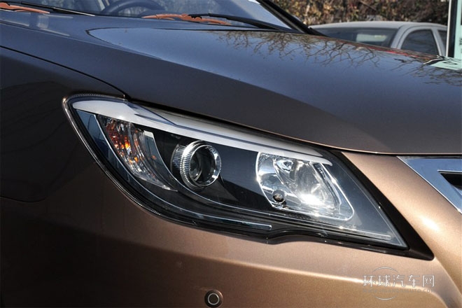 2013款 2.0L 手動尊貴型