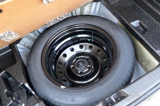 2013款 2.0L 手動尊貴型