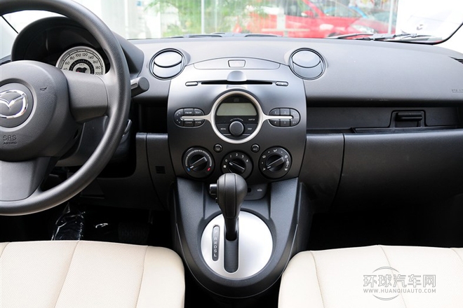 2012款 兩廂炫動(dòng) 1.3L 自動(dòng)標(biāo)準(zhǔn)版