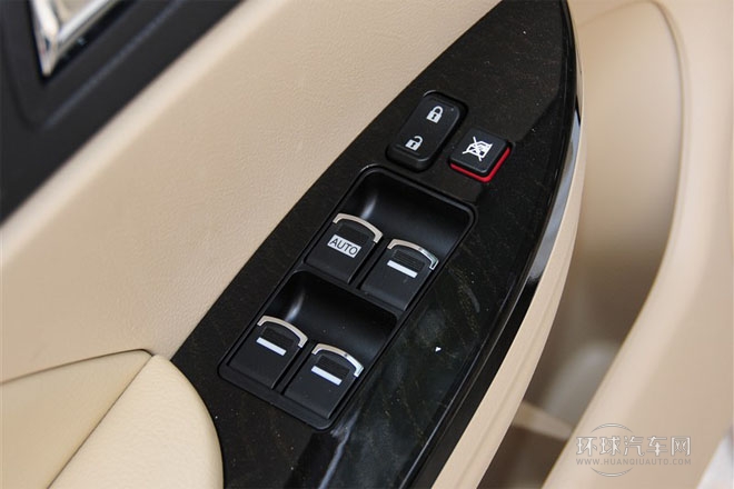 2013款 1.5TI 手動尊貴型