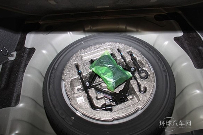 2011款 3.0L 尊貴型