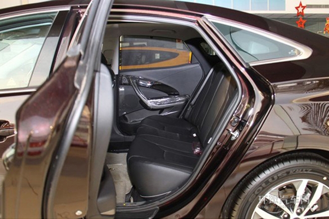 2011款 3.0L 尊貴型