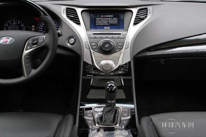 2011款 2.4L 旗艦型