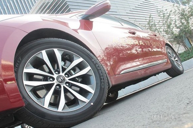 2011款 2.4L 尊貴型