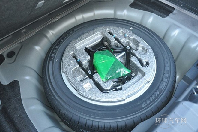 2011款 2.4L 豪華型