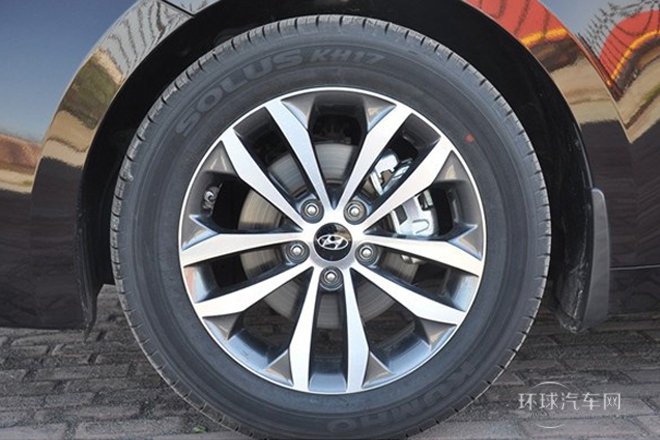 2011款 2.4L 豪華型