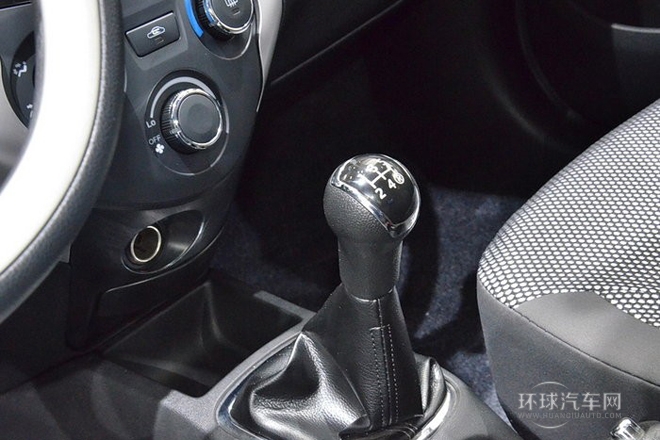 2014款 1.3L 手動(dòng)運(yùn)動(dòng)尊貴型