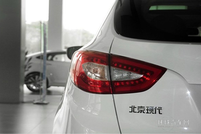 2013款 2.4L 自動(dòng)兩驅(qū)領(lǐng)先型GLX 國IV