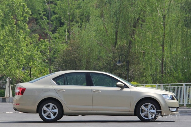 2014款 1.6L 自動逸致版