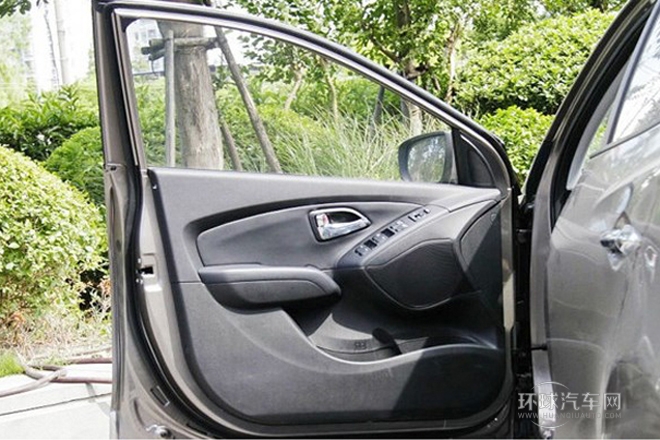 2013款 2.4L 自動(dòng)四驅(qū)領(lǐng)先型GLX 國IV