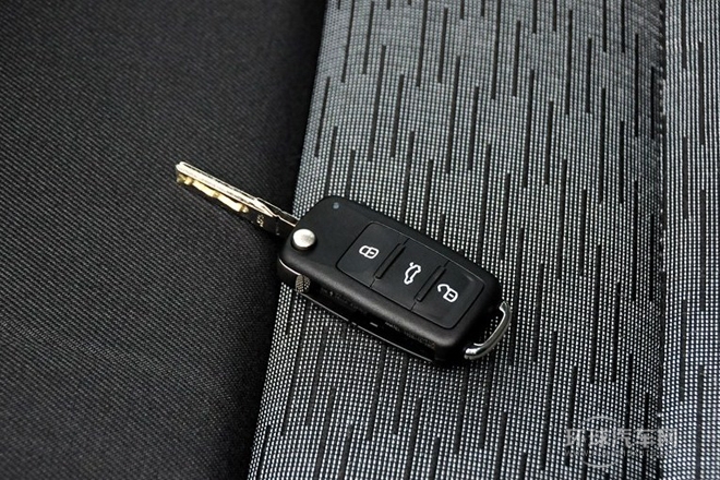 2014款 1.6L 手動逸杰版