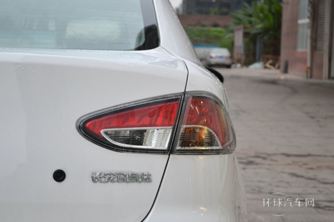 2012款 三廂炫動 1.3L 手動標(biāo)準(zhǔn)版