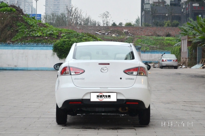 2012款 三廂炫動 1.3L 手動標準版