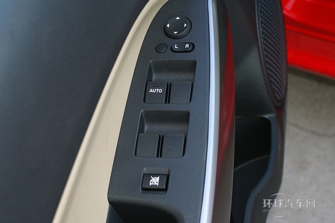 2012款 三廂炫動(dòng) 1.3L 自動(dòng)標(biāo)準(zhǔn)版