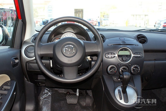 2012款 三廂炫動 1.3L 自動標準版