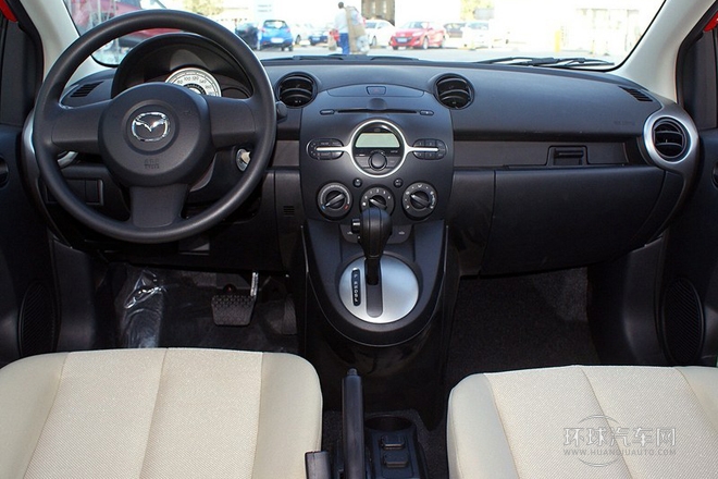 2012款 三廂炫動 1.3L 自動標準版