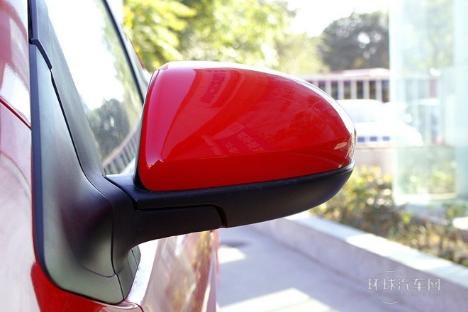 2012款 三廂炫動 1.3L 自動標準版