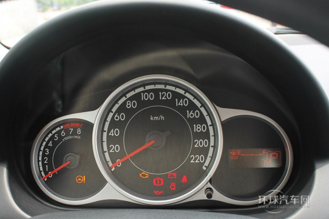 2012款 三廂炫動 1.5L 手動時尚版