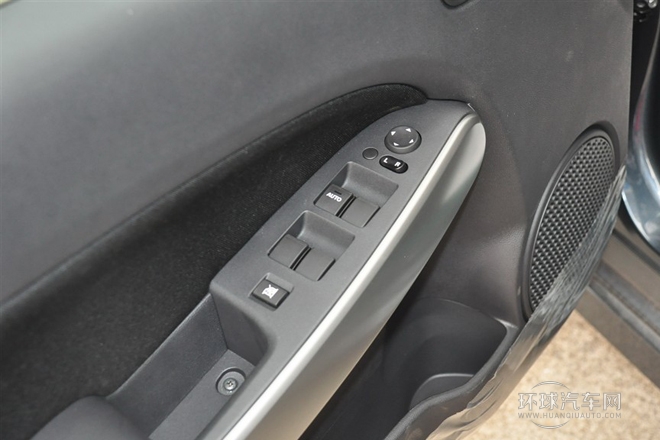 2012款 三廂炫動 1.5L 自動豪華版