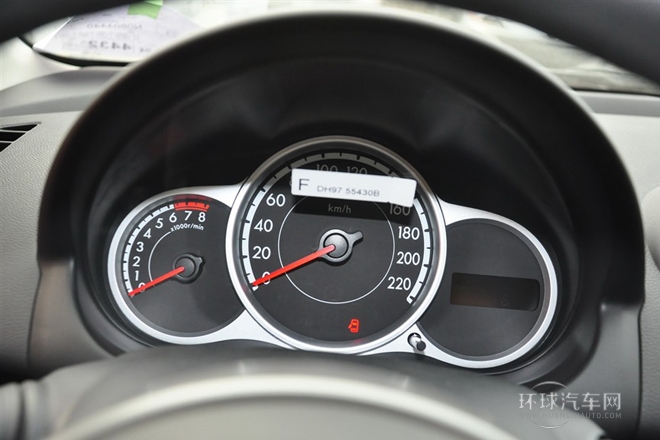 2012款 三廂炫動 1.5L 自動豪華版