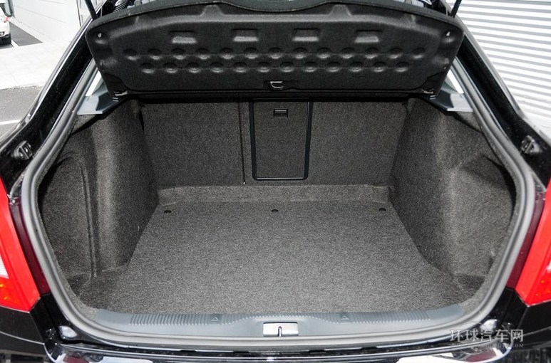 2014款 1.6L 手動逸俊版