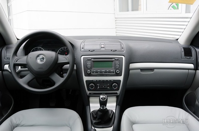 2014款 1.6L 手動逸俊版