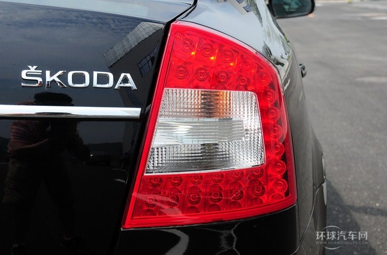 2014款 1.6L 手動逸俊版