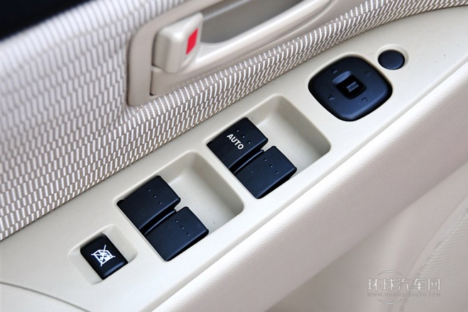 2012款 1.6L 自動經典標準型