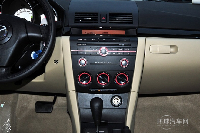 2012款 1.6L 自動(dòng)經(jīng)典標(biāo)準(zhǔn)型