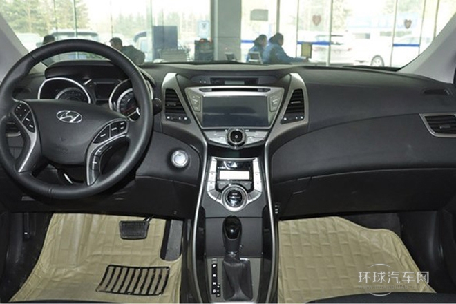 2013款 1.6L 自動(dòng)領(lǐng)先型